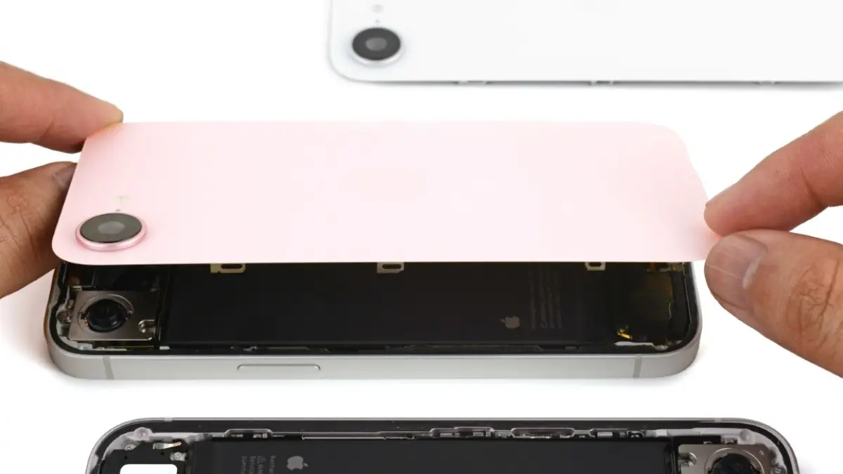 iPhone 17e rear panel leak